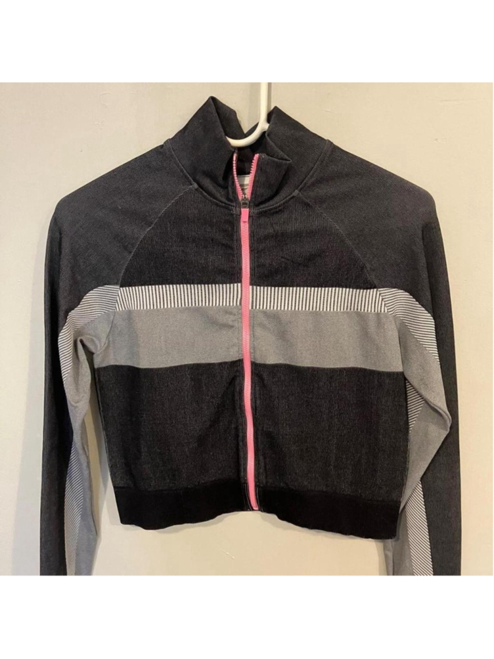 Fabletics Tory Cropped Seamless Jacket (Large)